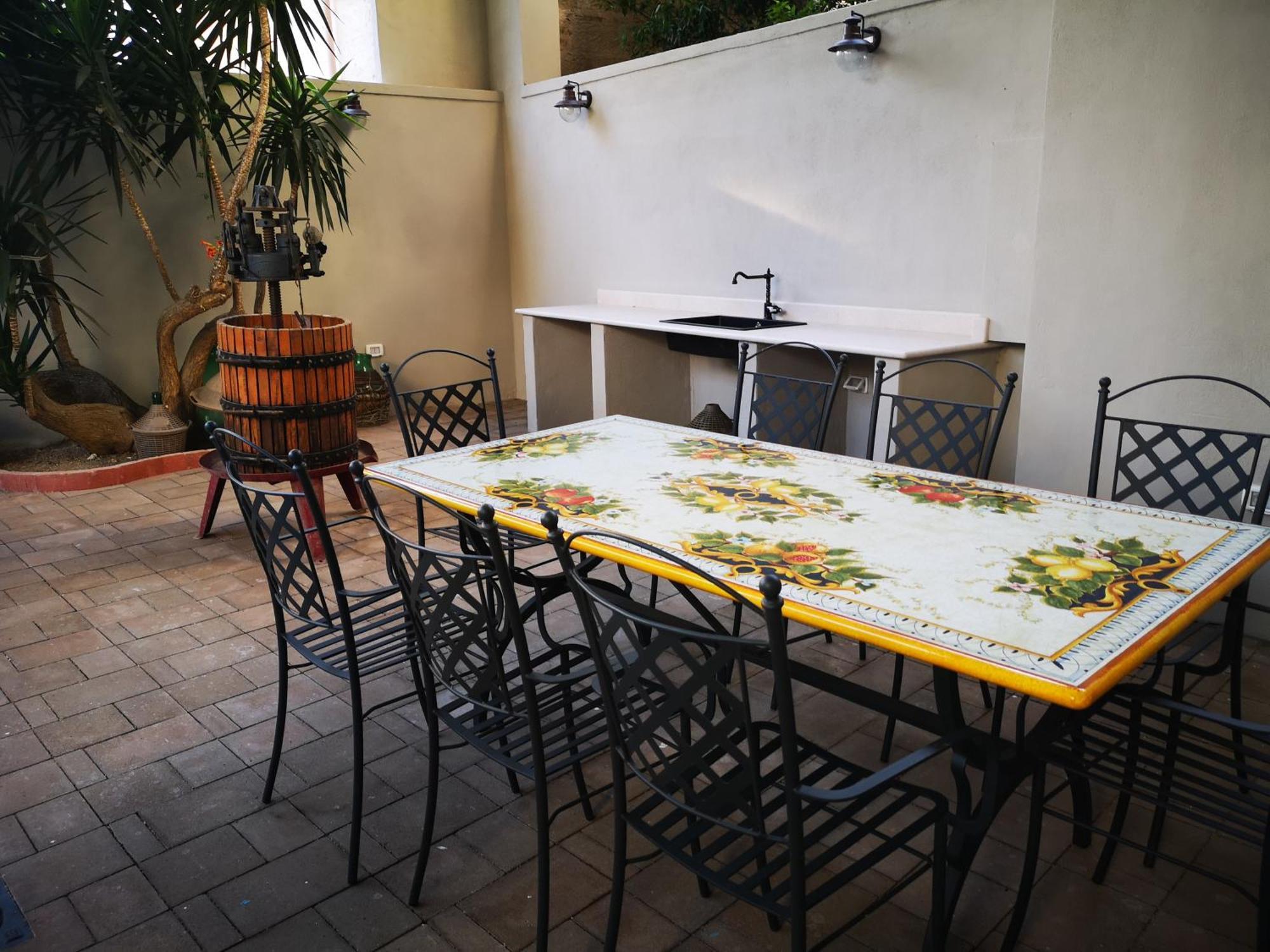 Palazzo Lagioia 2: Prestigioso Miniappartamento 特里贾诺 外观 照片